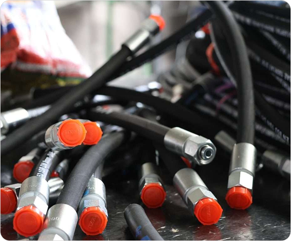 Fabricación de mangueras hidráulicas, neumáticas y accesorios